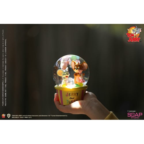 Tom and Jerry - Candy Snow Globe