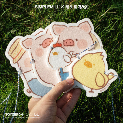 LuLu the Piggy Farmer Ornament Garland